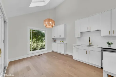 13 Chipping Campden Drive South Barrington IL 60010