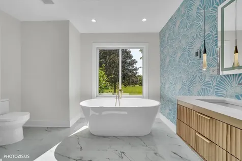 13 Chipping Campden Drive South Barrington IL 60010