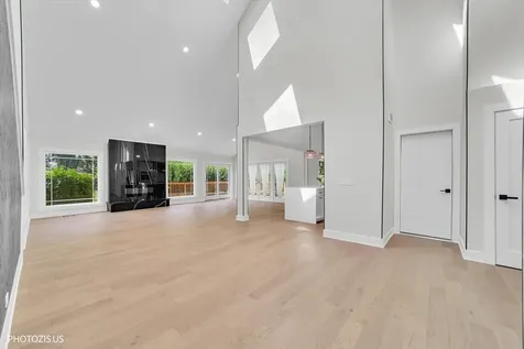 13 Chipping Campden Drive South Barrington IL 60010