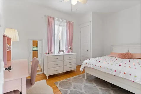 2206 West Eastwood Avenue Chicago IL 60625