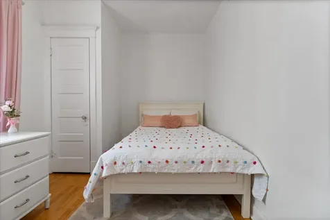 2206 West Eastwood Avenue Chicago IL 60625