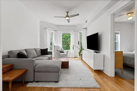 2206 West Eastwood Avenue Chicago IL 60625