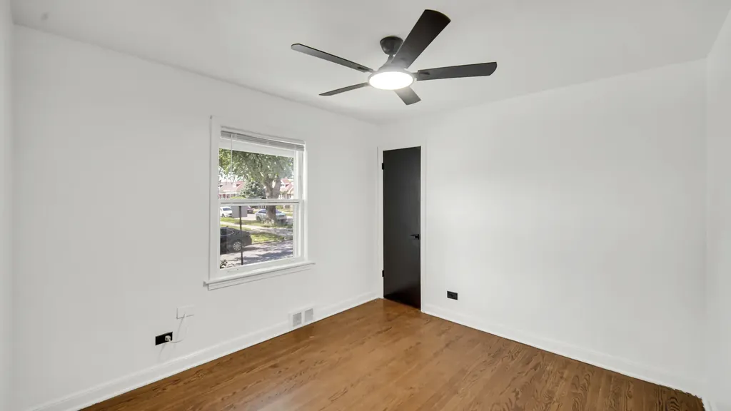 8459 South Elizabeth Street Chicago IL 60620