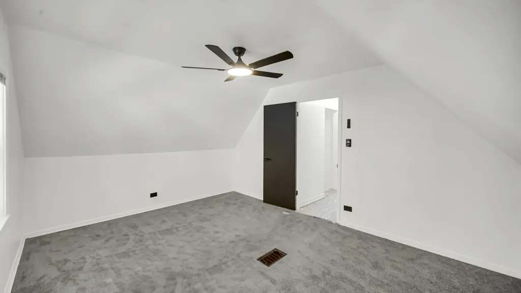 8459 South Elizabeth Street Chicago IL 60620