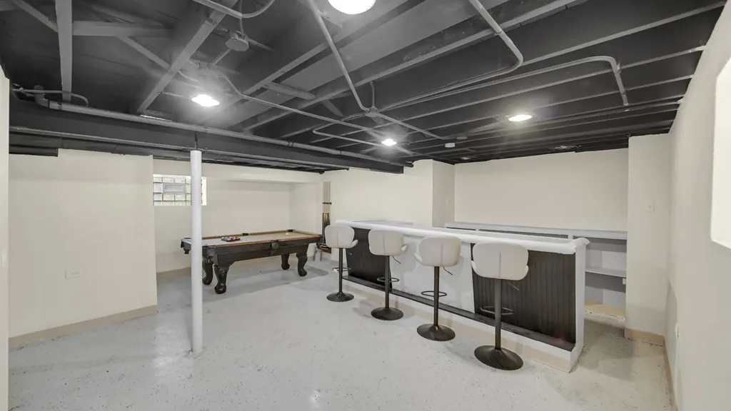 8459 South Elizabeth Street Chicago IL 60620