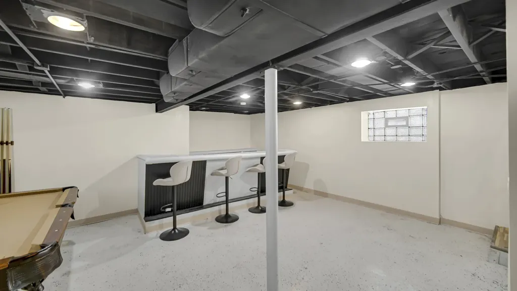 8459 South Elizabeth Street Chicago IL 60620