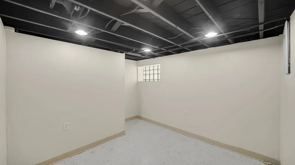 8459 South Elizabeth Street Chicago IL 60620