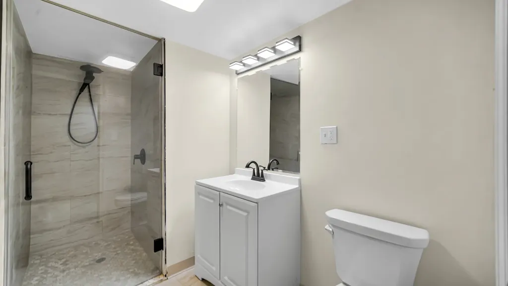 8459 South Elizabeth Street Chicago IL 60620