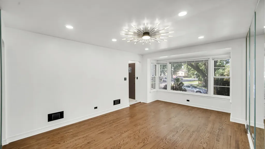 8459 South Elizabeth Street Chicago IL 60620