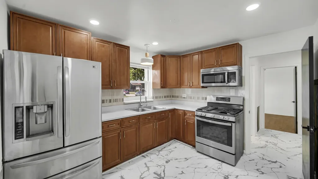 8459 South Elizabeth Street Chicago IL 60620