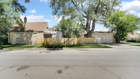 8459 South Elizabeth Street Chicago IL 60620