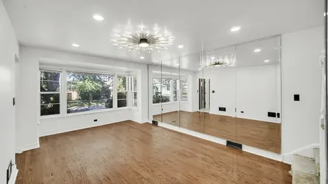 8459 South Elizabeth Street Chicago IL 60620