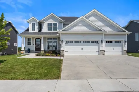 906 Declaration Drive Savoy IL 61874