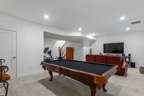 906 Declaration Drive Savoy IL 61874