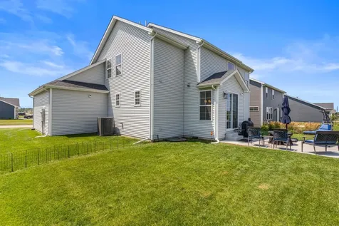 906 Declaration Drive Savoy IL 61874