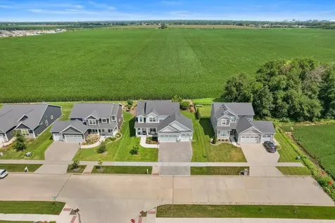 906 Declaration Drive Savoy IL 61874