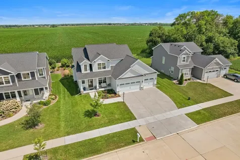 906 Declaration Drive Savoy IL 61874