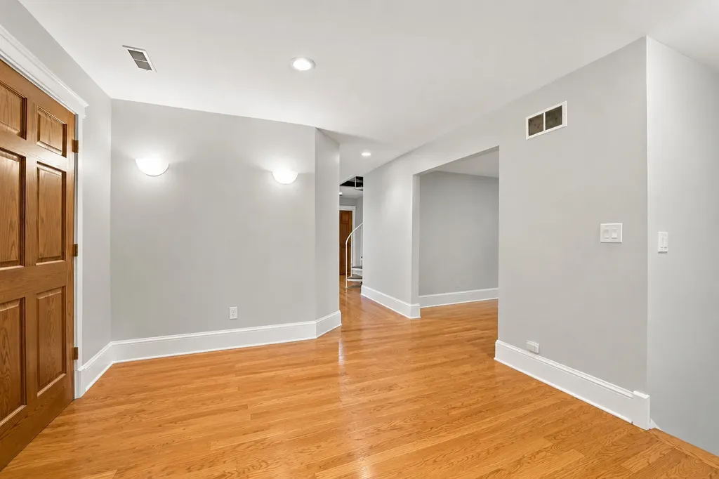 215 58TH Street Clarendon Hills IL 60514