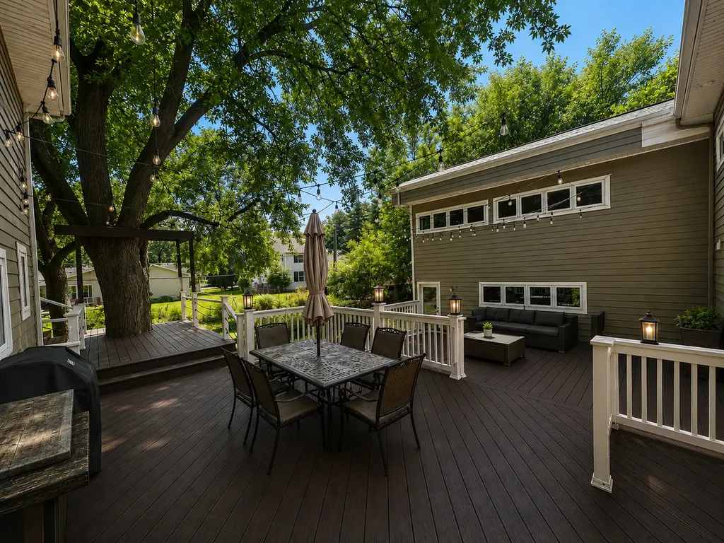 215 58TH Street Clarendon Hills IL 60514