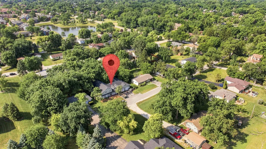 215 58TH Street Clarendon Hills IL 60514