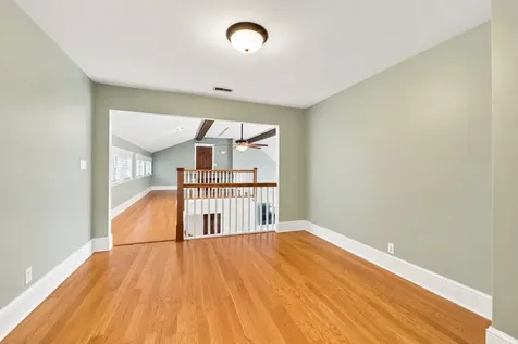 215 58TH Street Clarendon Hills IL 60514