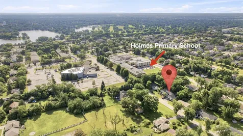 215 58TH Street Clarendon Hills IL 60514