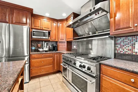 215 58TH Street Clarendon Hills IL 60514