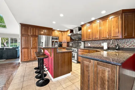 215 58TH Street Clarendon Hills IL 60514