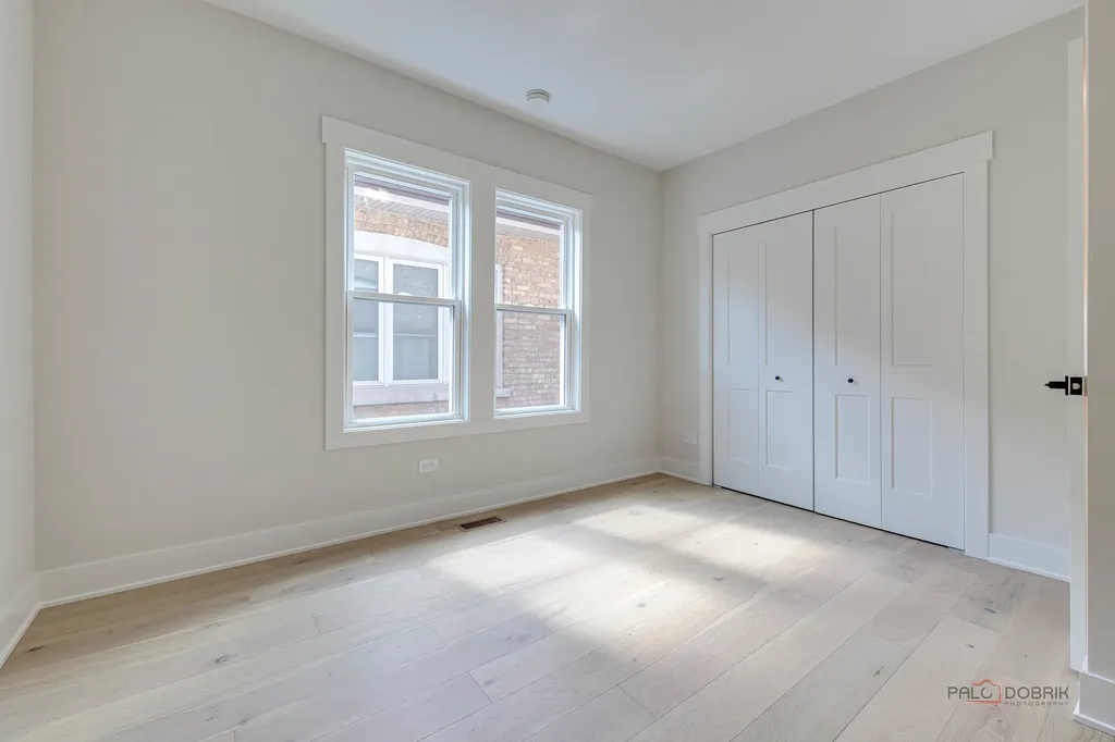 5748 West Eastwood Avenue Chicago IL 60630