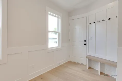 5748 West Eastwood Avenue Chicago IL 60630