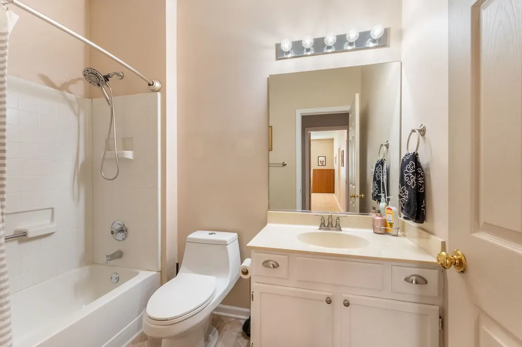 351 Pheasant Chase Drive Bolingbrook IL 60490