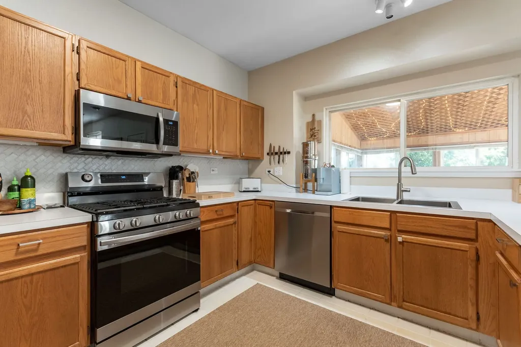351 Pheasant Chase Drive Bolingbrook IL 60490