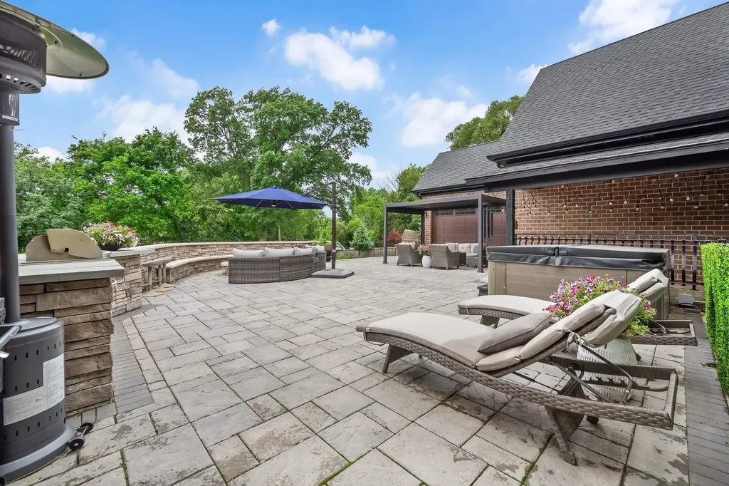 4050 Sterling Road Downers Grove IL 60515