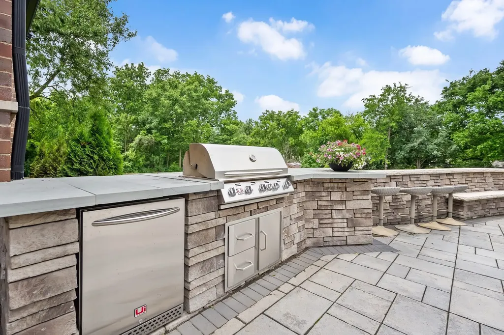 4050 Sterling Road Downers Grove IL 60515