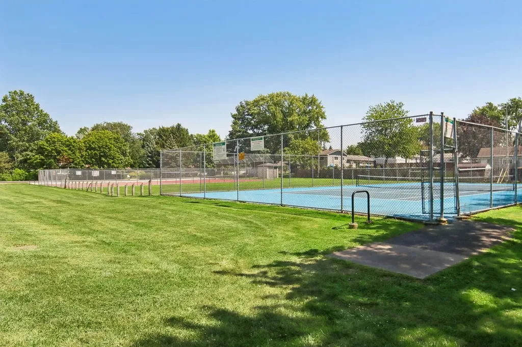 2N418 Amy Avenue Glen Ellyn IL 60137