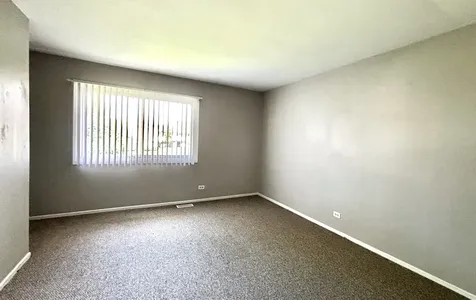 1009 Bayside Drive Palatine IL 60074