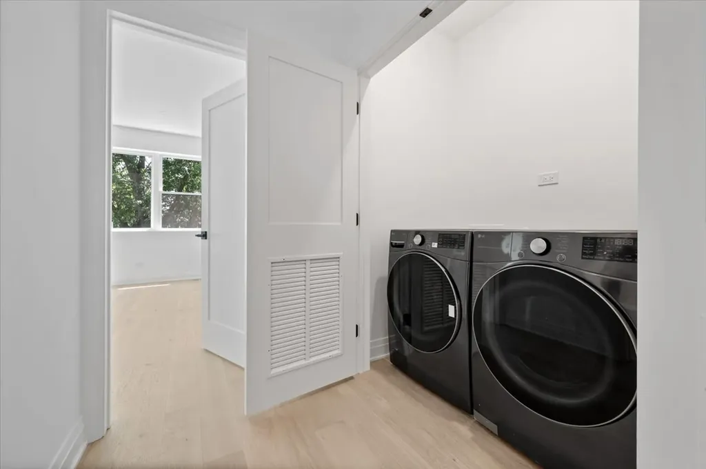 4848 West Eddy Street Chicago IL 60641