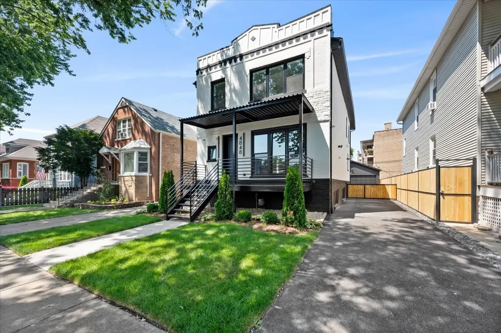 4848 West Eddy Street Chicago IL 60641