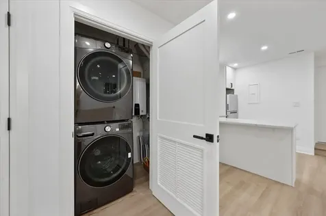 4848 West Eddy Street Chicago IL 60641