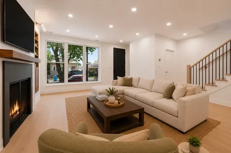 4848 West Eddy Street Chicago IL 60641