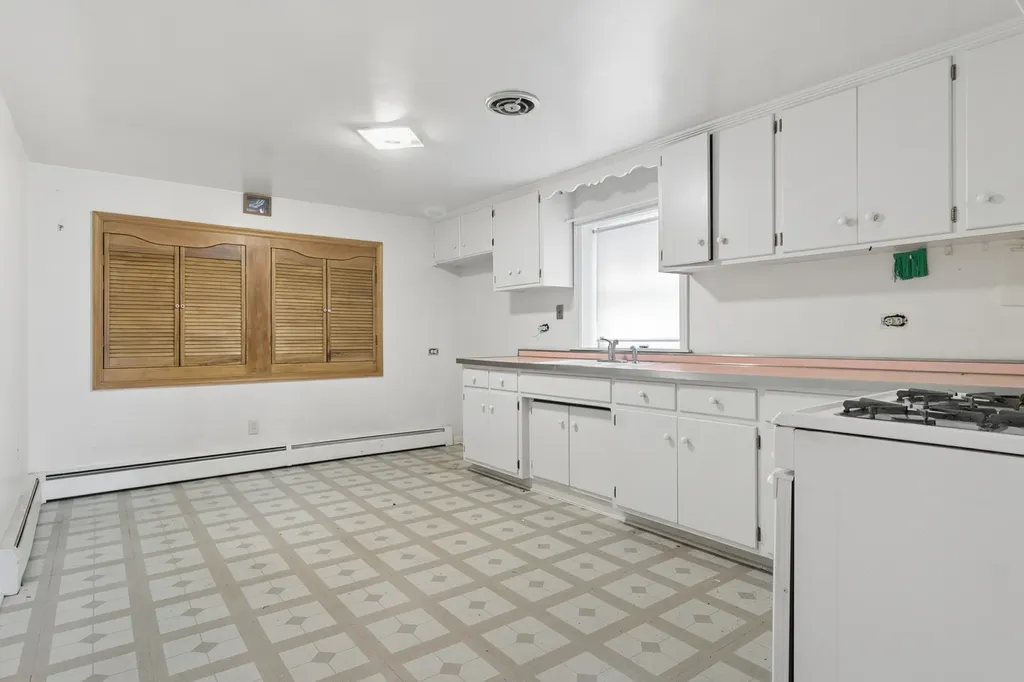 8254 West Forest Preserve Avenue Chicago IL 60634