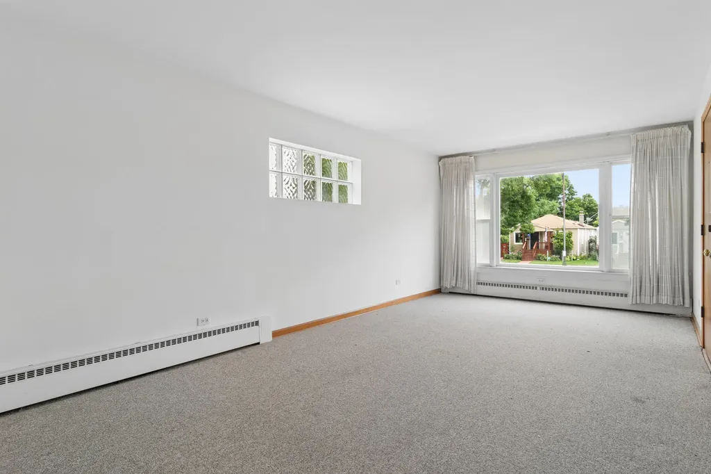 8254 West Forest Preserve Avenue Chicago IL 60634