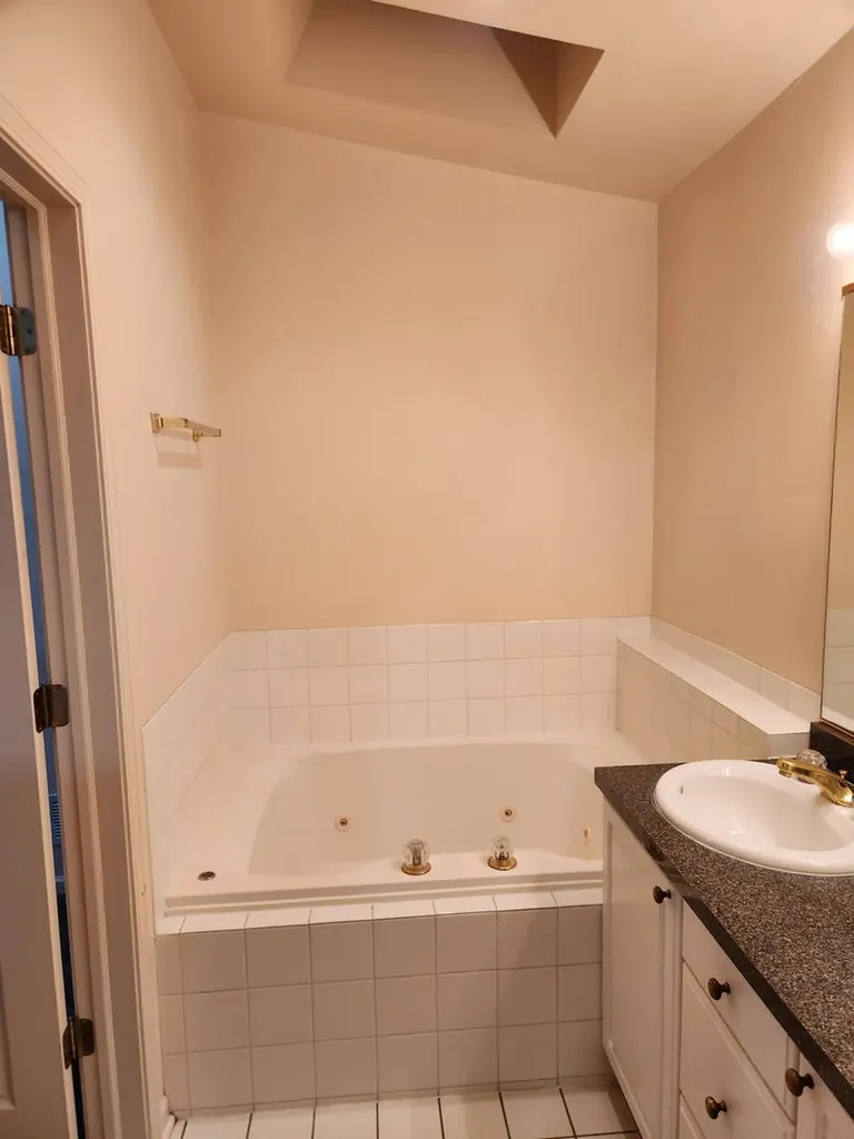 1507 West George Street Chicago IL 60657