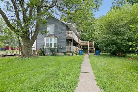 220 1/2 Entrance Avenue S Kankakee IL 60901