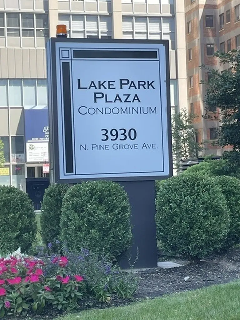 3930 North Pine Grove Avenue Chicago IL 60613