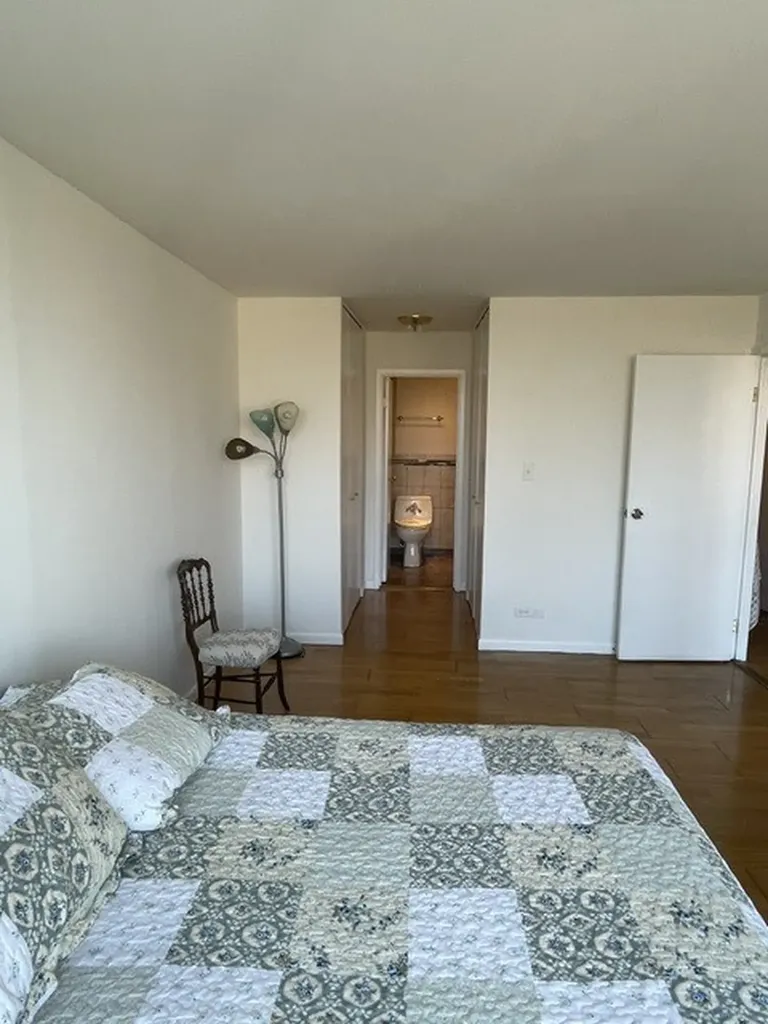 3930 North Pine Grove Avenue Chicago IL 60613
