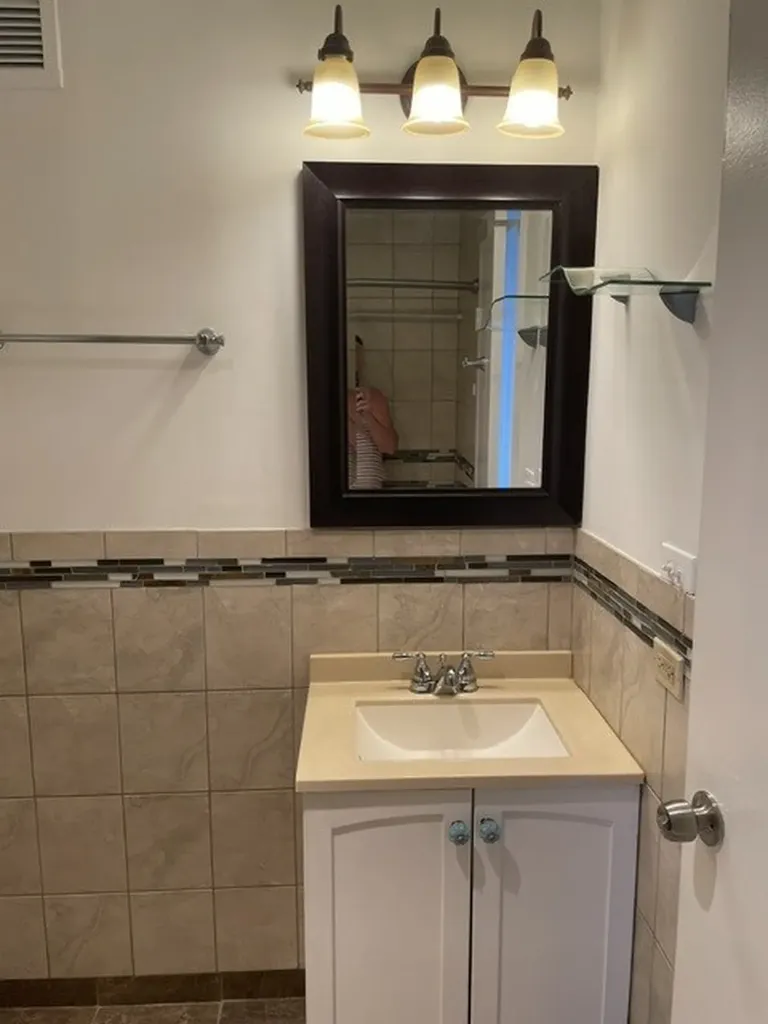 3930 North Pine Grove Avenue Chicago IL 60613