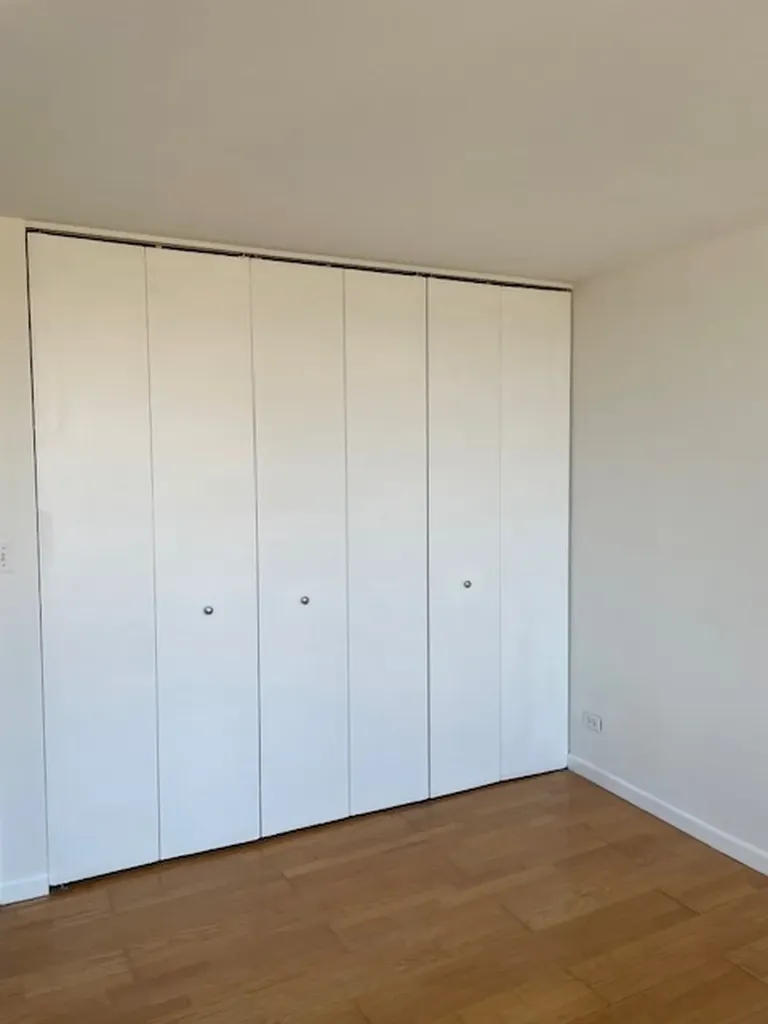 3930 North Pine Grove Avenue Chicago IL 60613