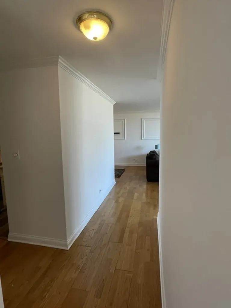 3930 North Pine Grove Avenue Chicago IL 60613