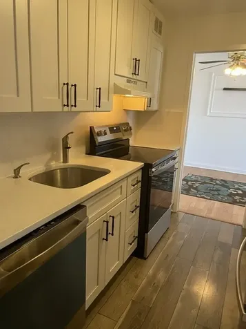 3930 North Pine Grove Avenue Chicago IL 60613